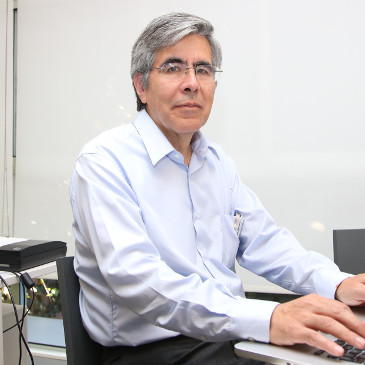 Dr. Raúl Rojas González